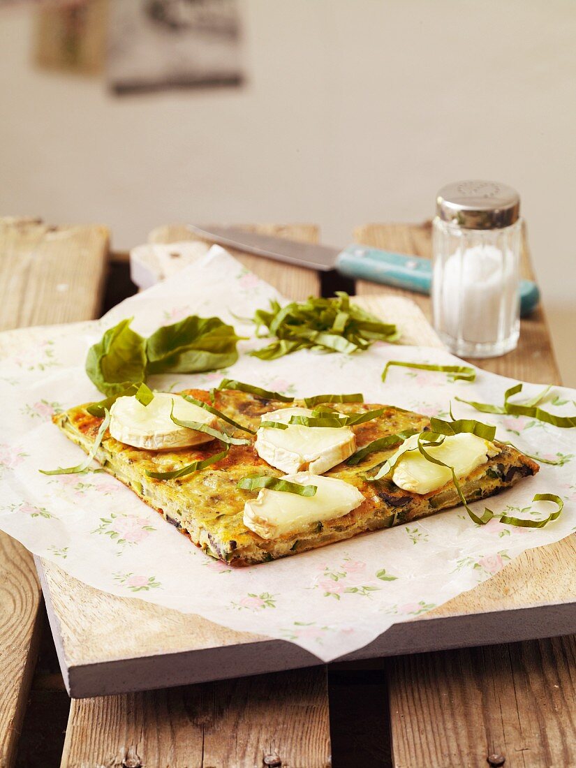 Courgette frittata with goat's cheese and basil