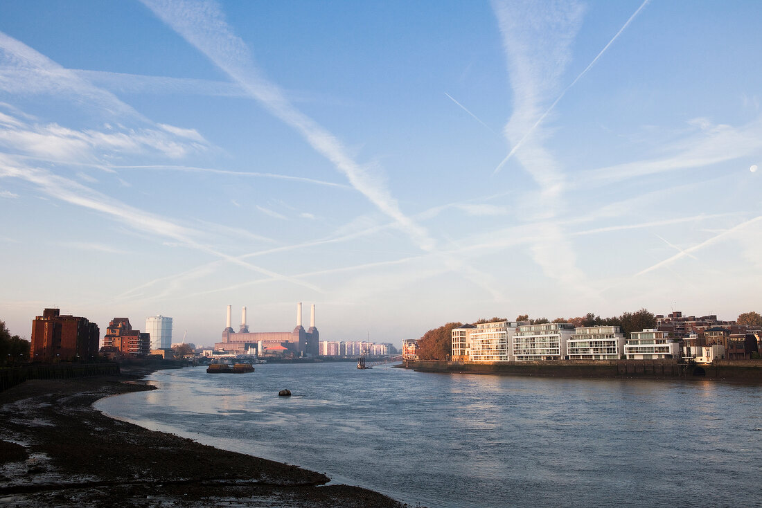 London, Blick über die Themse, Blick auf Battersea Kohlekraftwerk