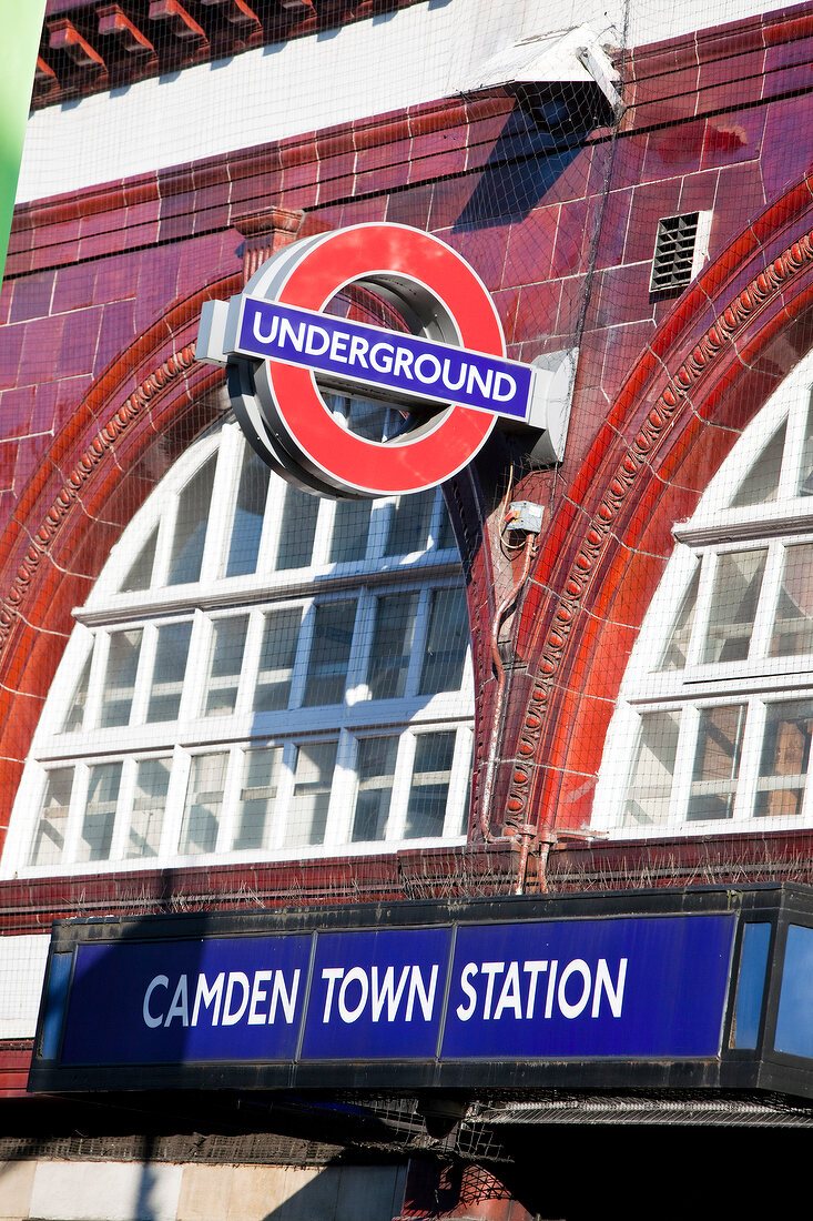 London, Schild der Untergrundbahn, Camden Town