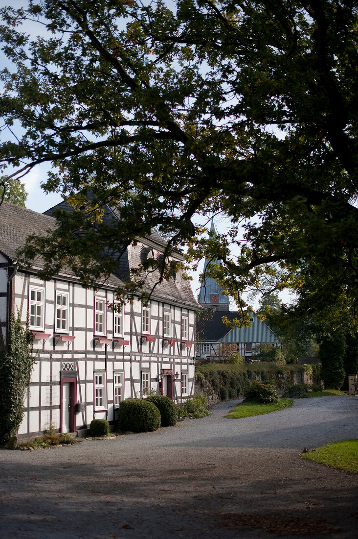 Fachwerkhaus, Rose-Cottage, Gutshof Schloss Bruchhausen