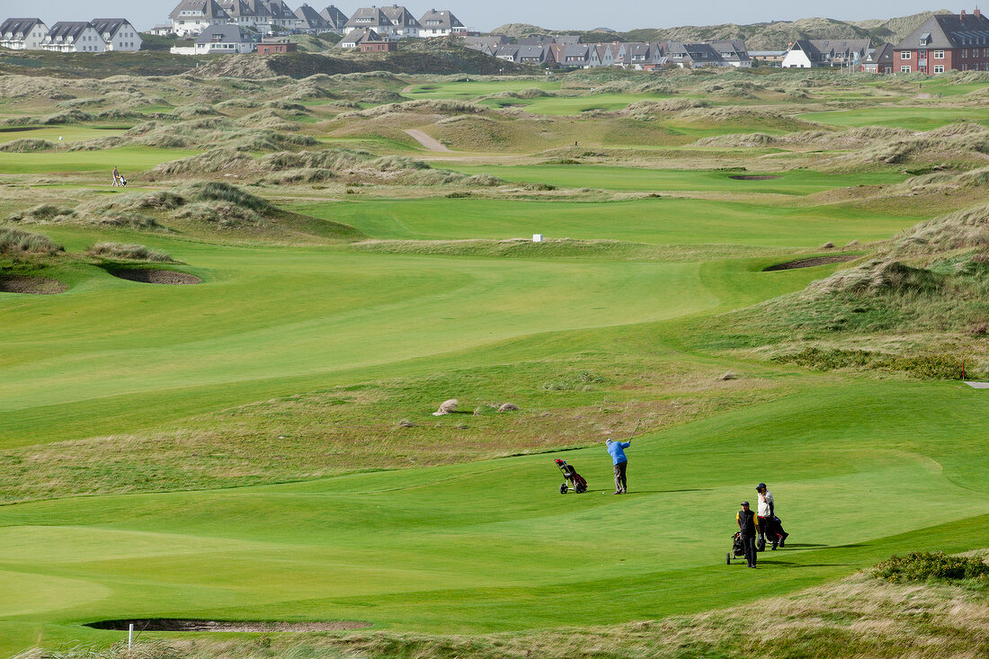 View of BUDERSAND golf Course with houses in background