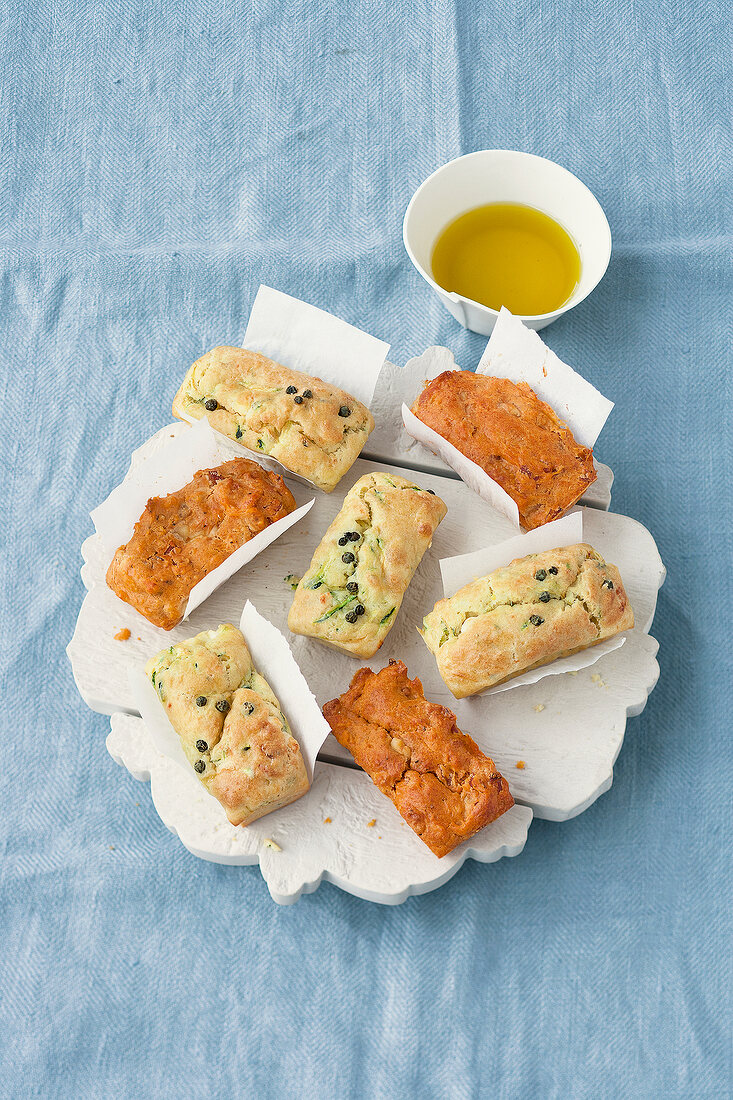Mini-Kuchen, Kartoffelkuchen und Zucchinikuchen, Olivenöl