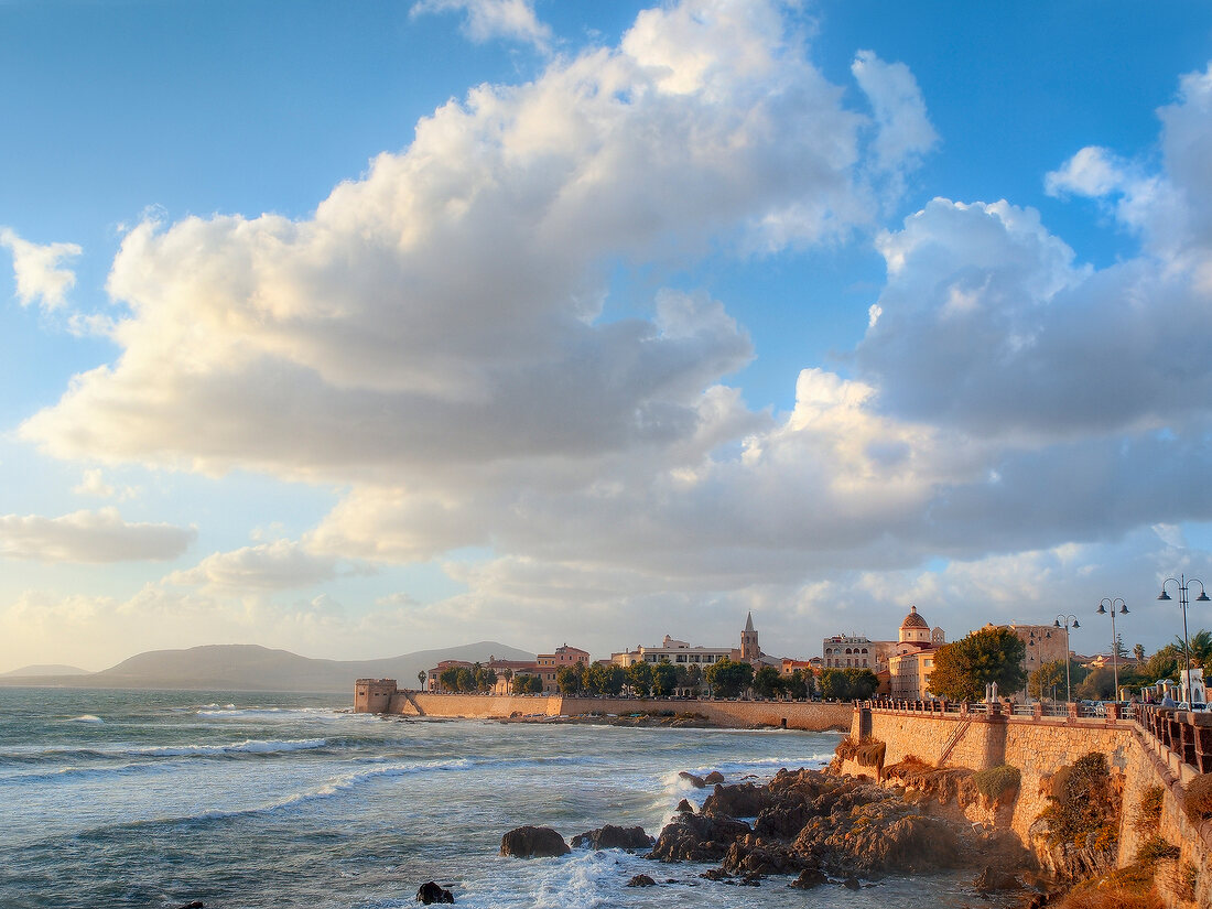 Sardinien, Mittelmeer, Stadt Alghero Bastioni Cristoforo Colombo