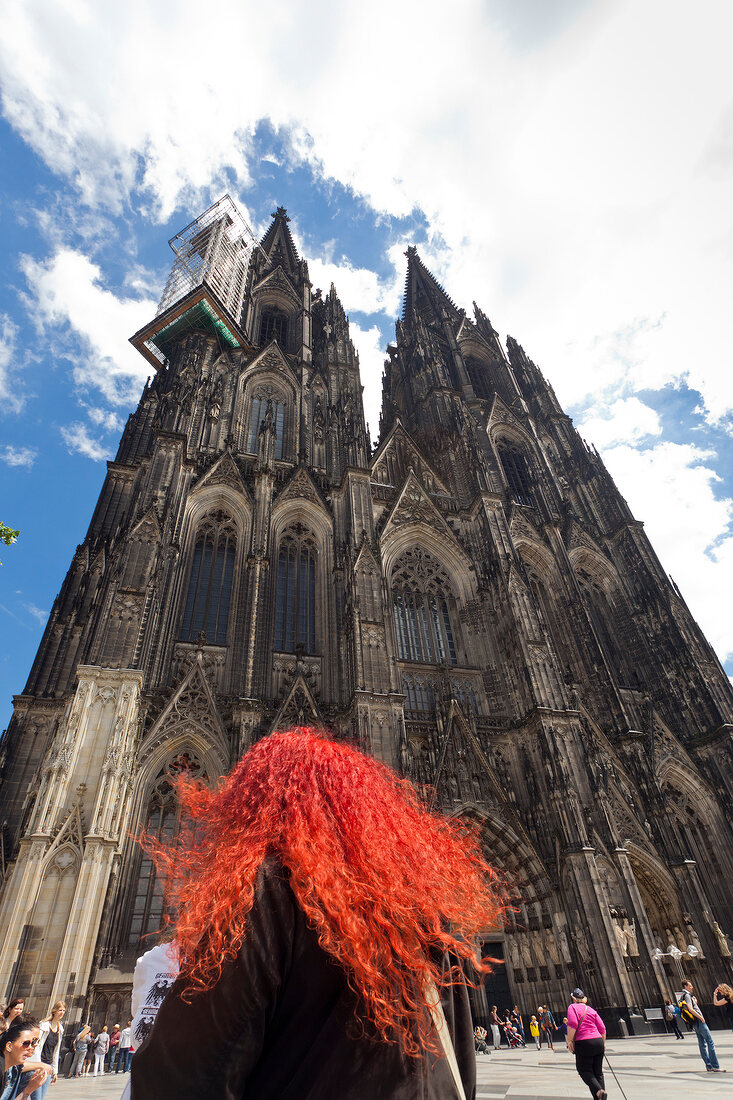 Köln, Kölner Dom, Roncalliplatz, Domplatte, Domtürme