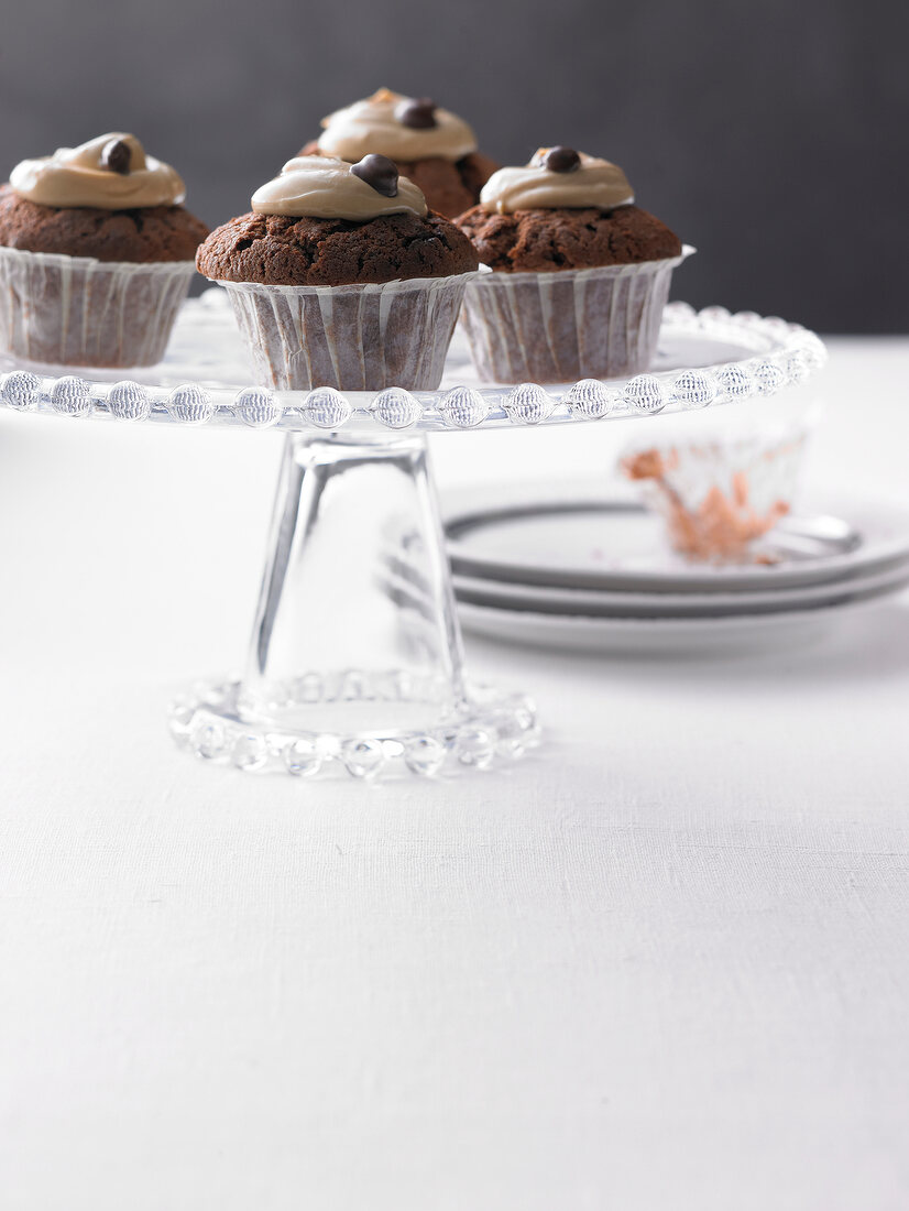 Schokoladen-Cupcakes mit Espresso Häubchen