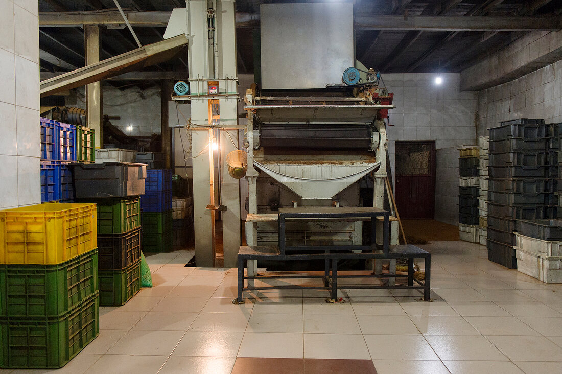 Sri Lanka, Nuwara Eliya, Teeplantage Maschine zum Trocknen