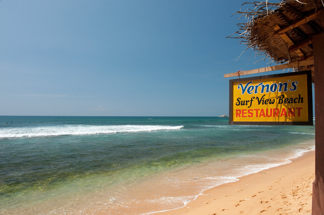 Sri Lanka, Hikkaduwa, Vernon's Surf View Beach Restaurant, Meerblick