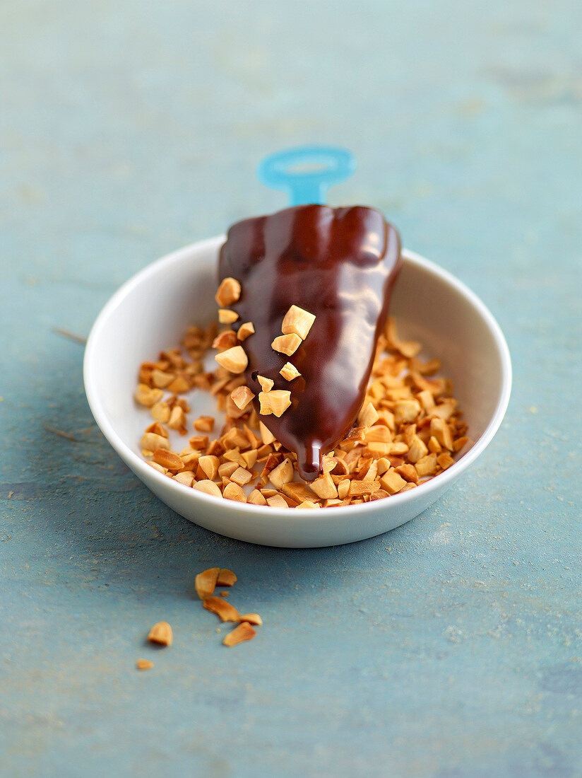 Ice-Pops, Schokoladeneis mit Mandeln