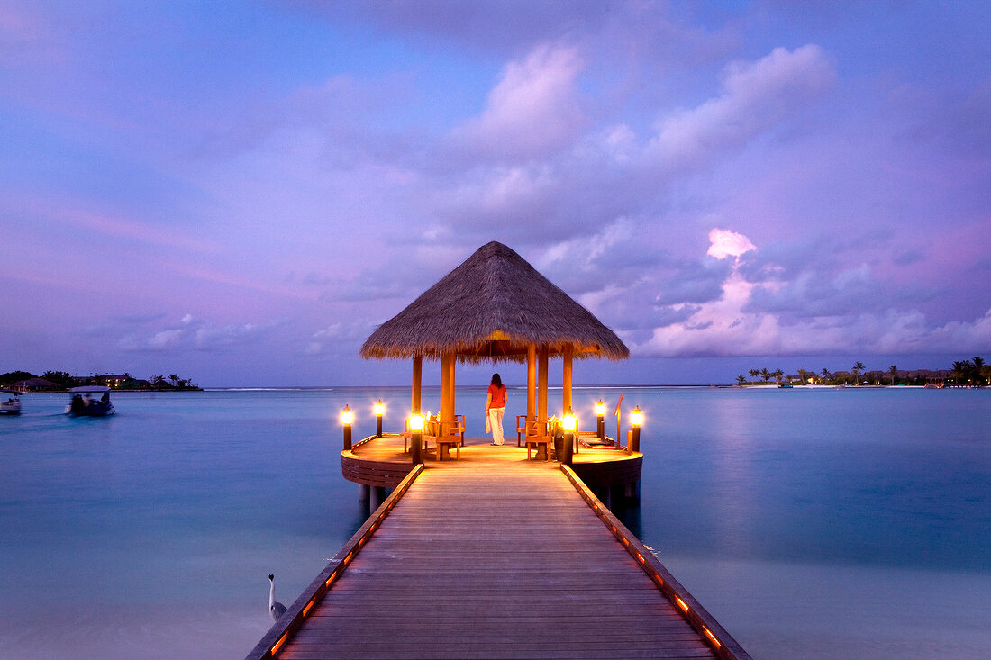 Sonnenuntergang, blaue Stunde, Steg Malediven, Insel Dhigufinolhu