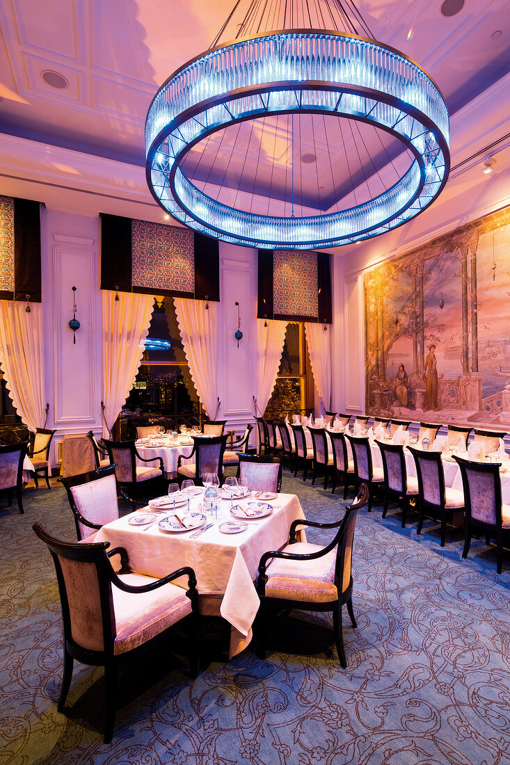 Istanbul, Restaurant "Tugra", hohe Decken, Pracht, prächtig