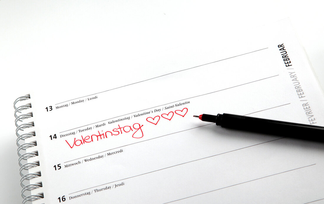 Valentinstag' written on calendar with date of 14th February