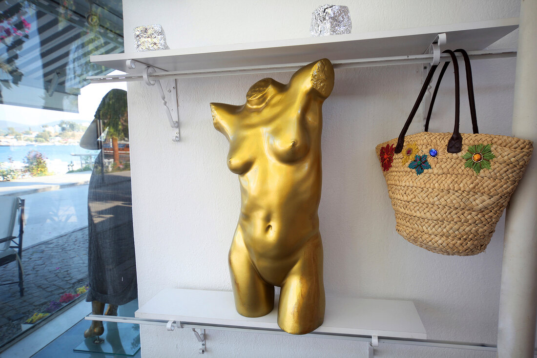 View of mannequin with bag in boutique, Turkbuku, Bodrum Peninsula, Aegean, Turkey