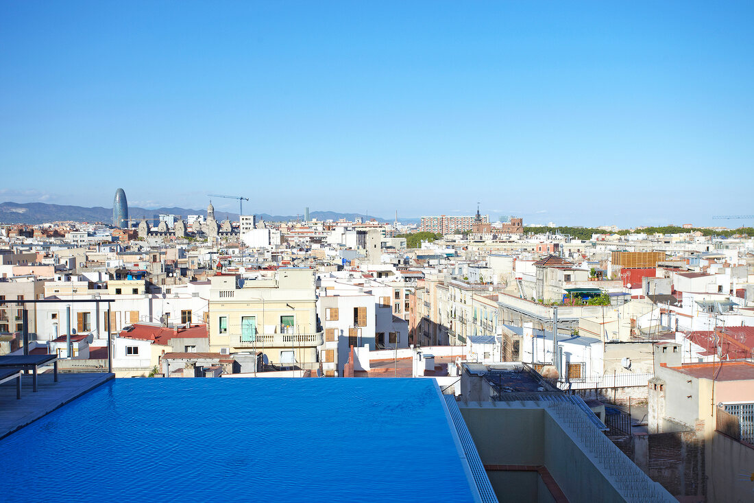 Barcelona, Blick auf Stadt, Infinity Pool, Grand Hotel Central