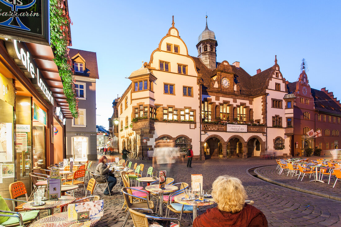 Freiburg, Das Neue Rathaus am Rathausplatz