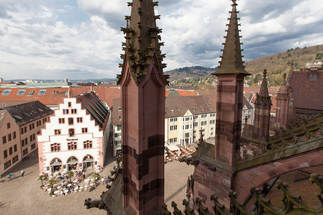 Freiburg, Blick vom Münster auf den Münsterplatz, Altstadt, Kornhaus