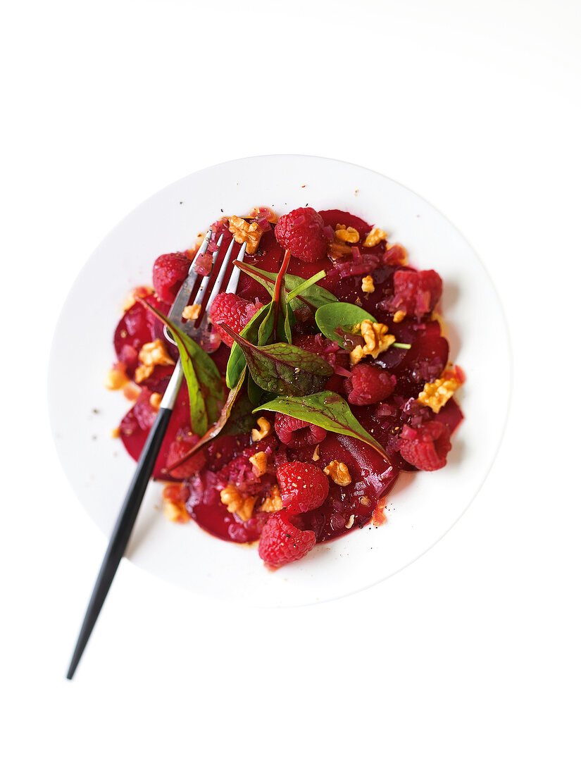 Rote Bete mit Himbeer-Walnuss- Dressing und Salat