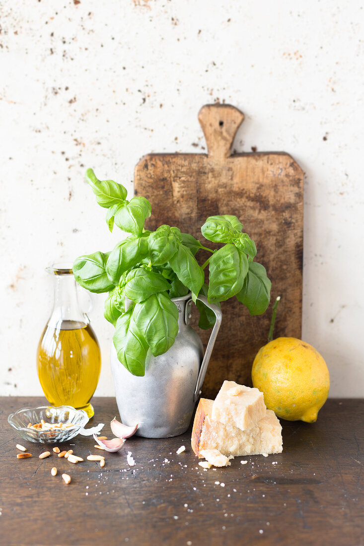 Ingredients for preparation of pasta genovese