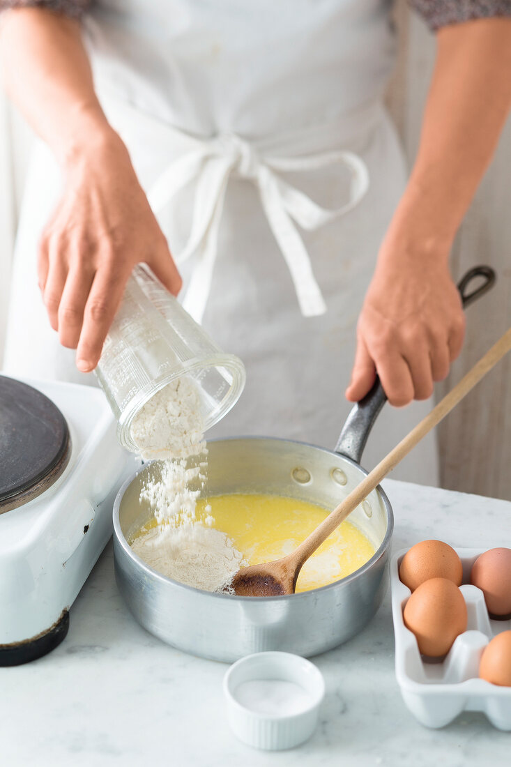 Waffeln, Brandteigwaffeln mit Beerengrütze, Brandteig, Step