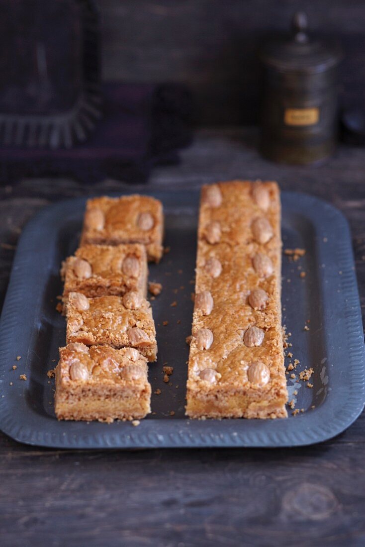 Stuffed Spekulatius (gingerbread cake)