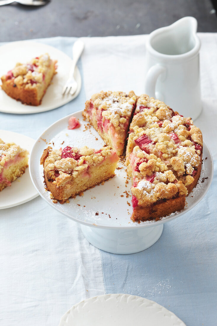 vegan, Rhabarber-Streuselkuche n, Kuchen, Obstkuchen, Stücke