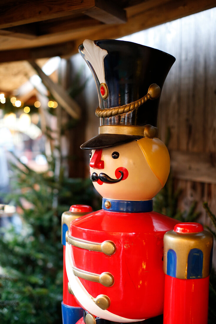 Weihnachtsmarkt auf dem Hamburger Rathausmarkt Hamburg Deutschland