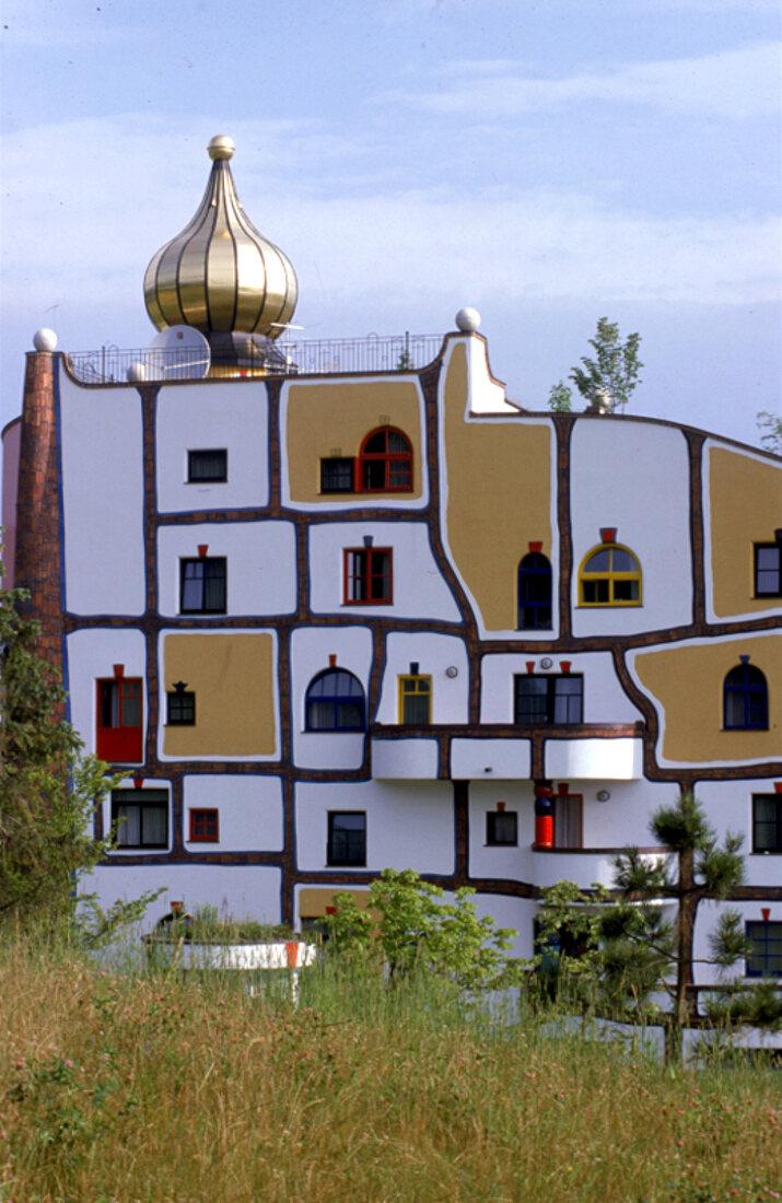 Hundertwasser-Hotel "Rogner Therme Blumau" in Blumau / Österreich
