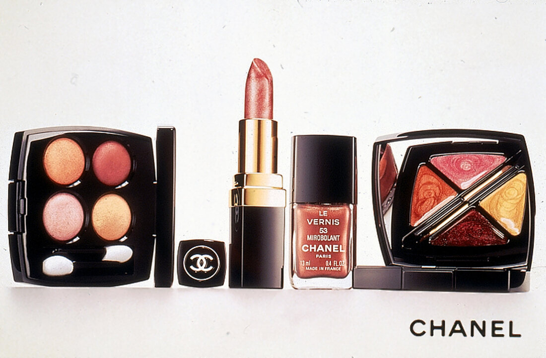 Wasserfester Lidschatten, Lippenstift u. Nagellack von Chanel