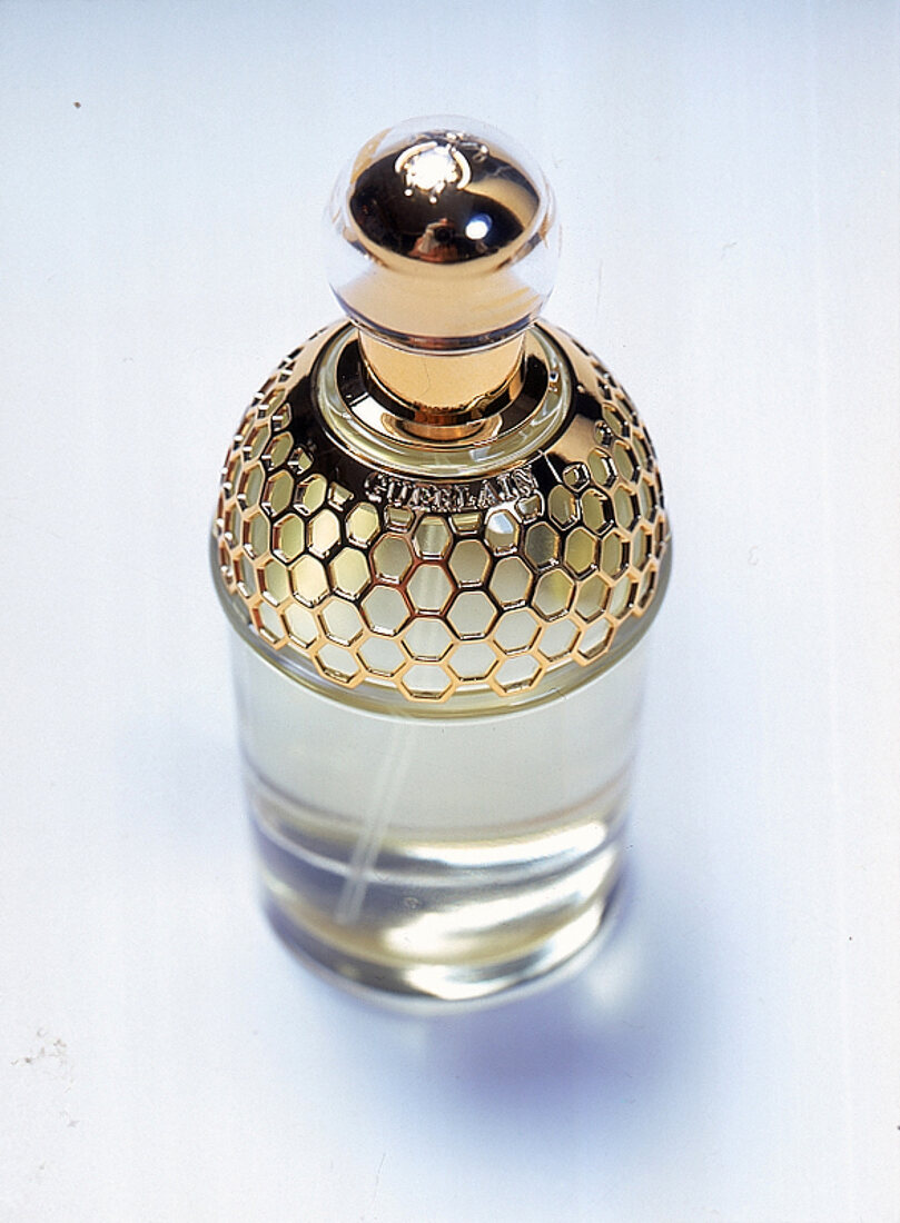 Parfumflakon von Guerlain mit "Aqua Allegoria Pamplelune"