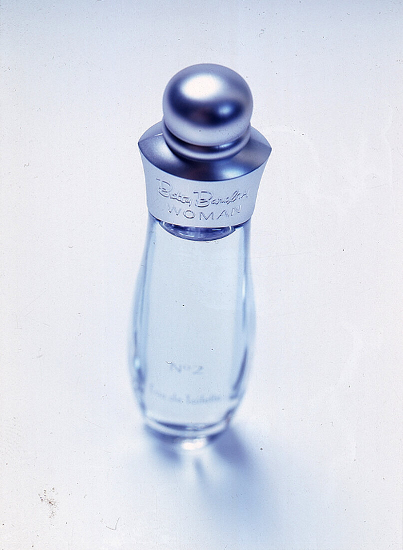 Parfumflakon von Betty Barclay mit "Woman No.2"