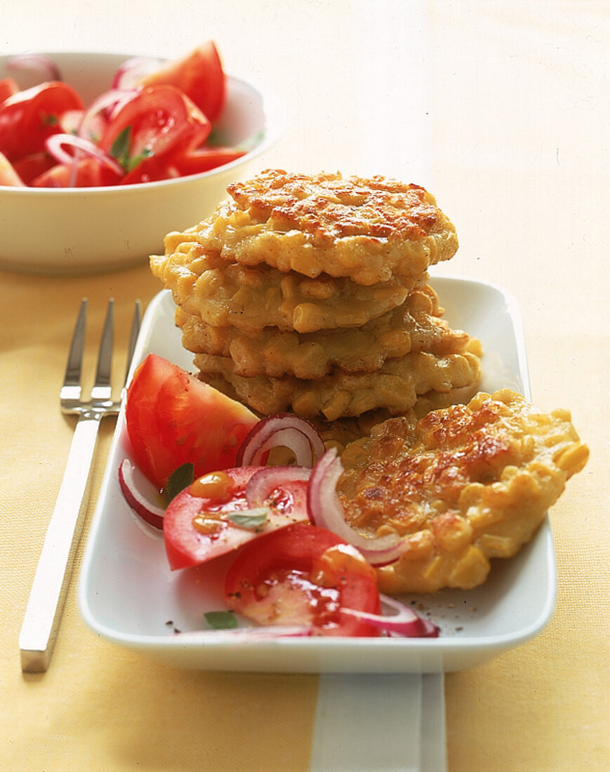 Maisküchlein mit Tomaten 