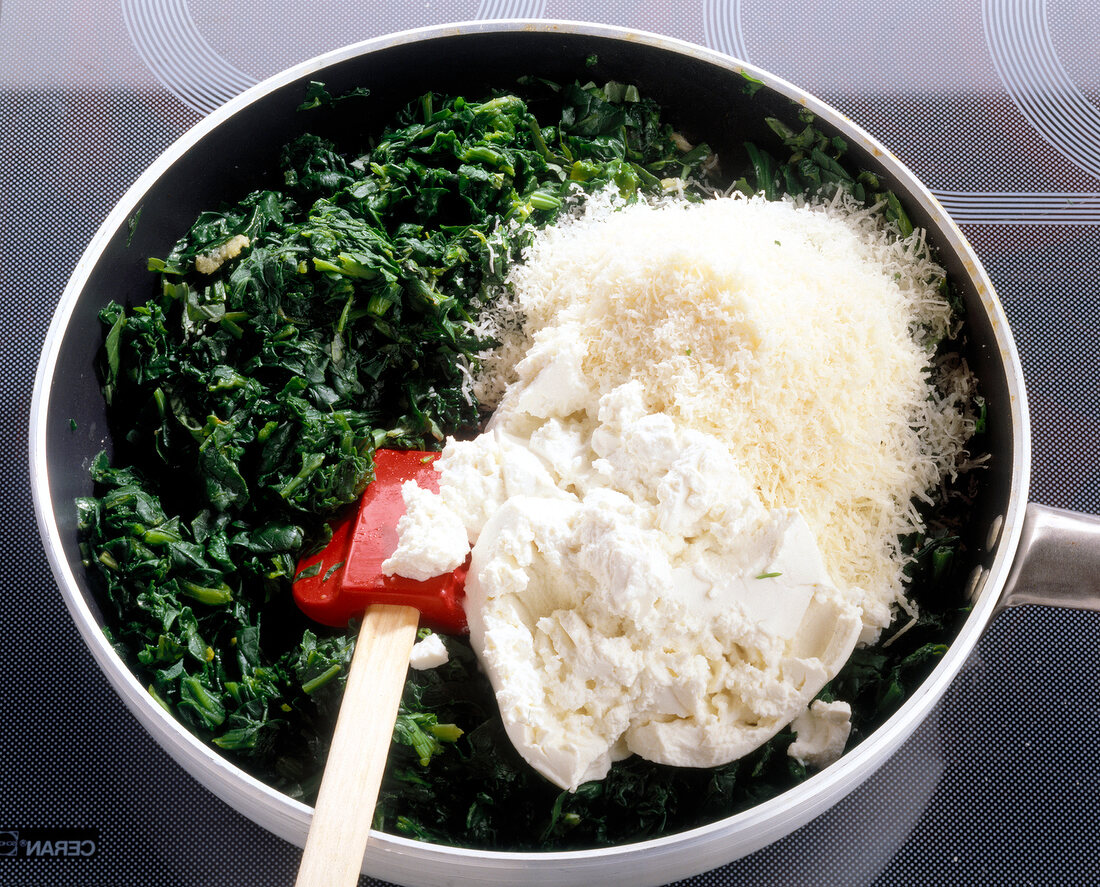 Filling for cannelloni in pan