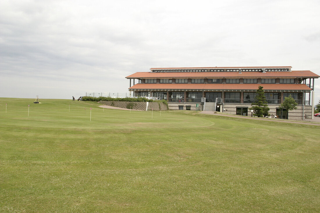Golfhotel Hohen Wieschendorf außen