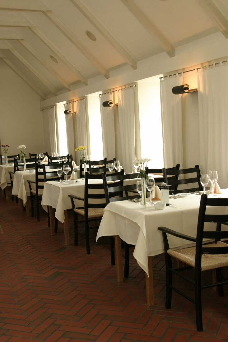 Kleines Meer Restaurant im gleichnamigen Hotel in Waren innen