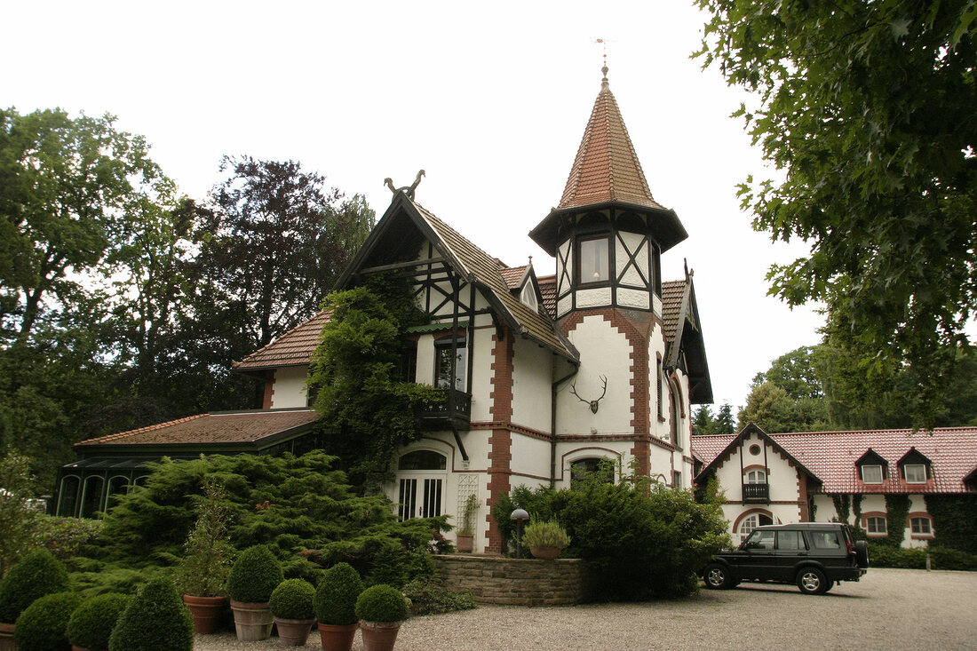 Jagdhaus Waldfrieden-Hotel mit Restaurant in Quickborn