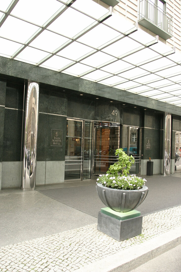 Four Seasons Hotel in Berlin außen