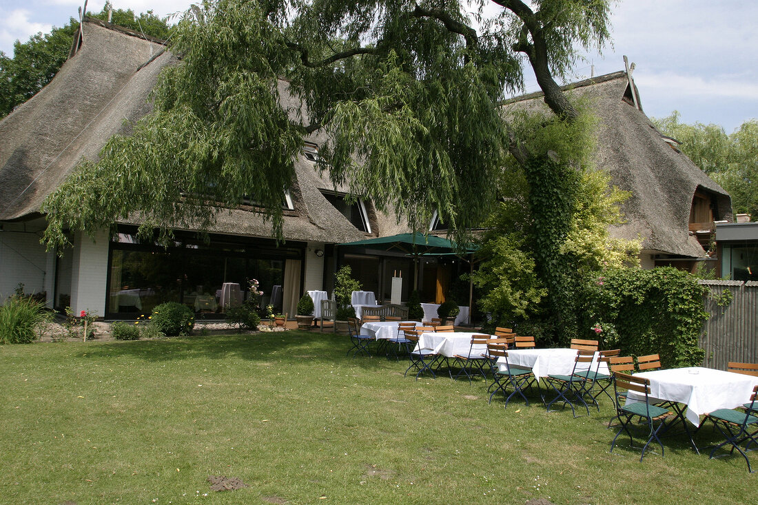 Landhaus am See Hotel in Garbsen außen