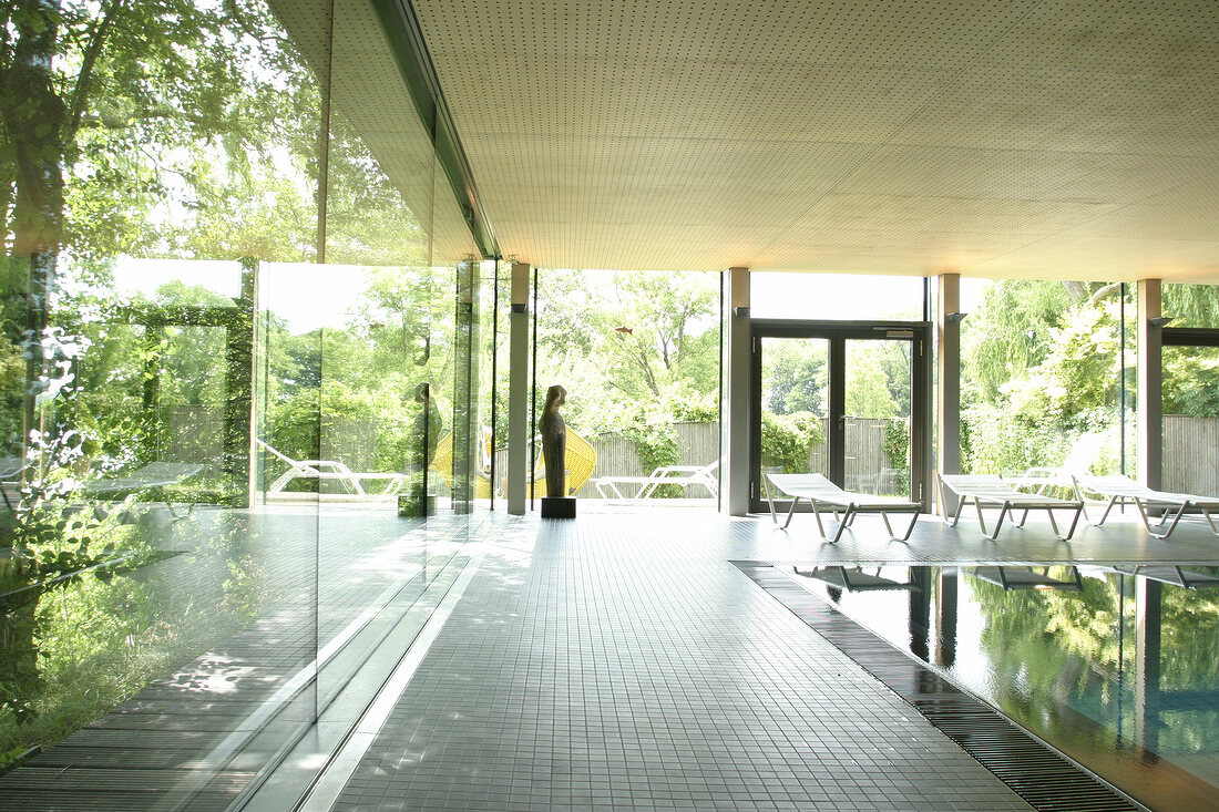 Landhaus am See Hotel in Garbsen innen Swimming Pool