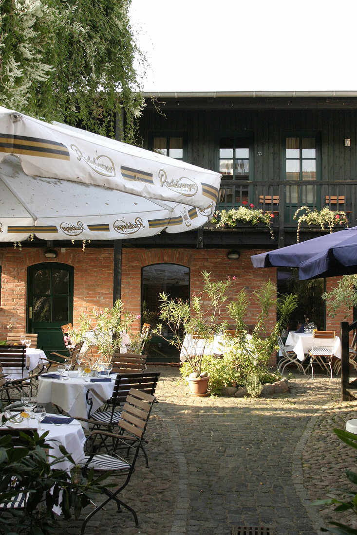 Der Seehof Restaurant im gleichnamigen Hotel in Rheinsberg ( Brandenburg ) aussen