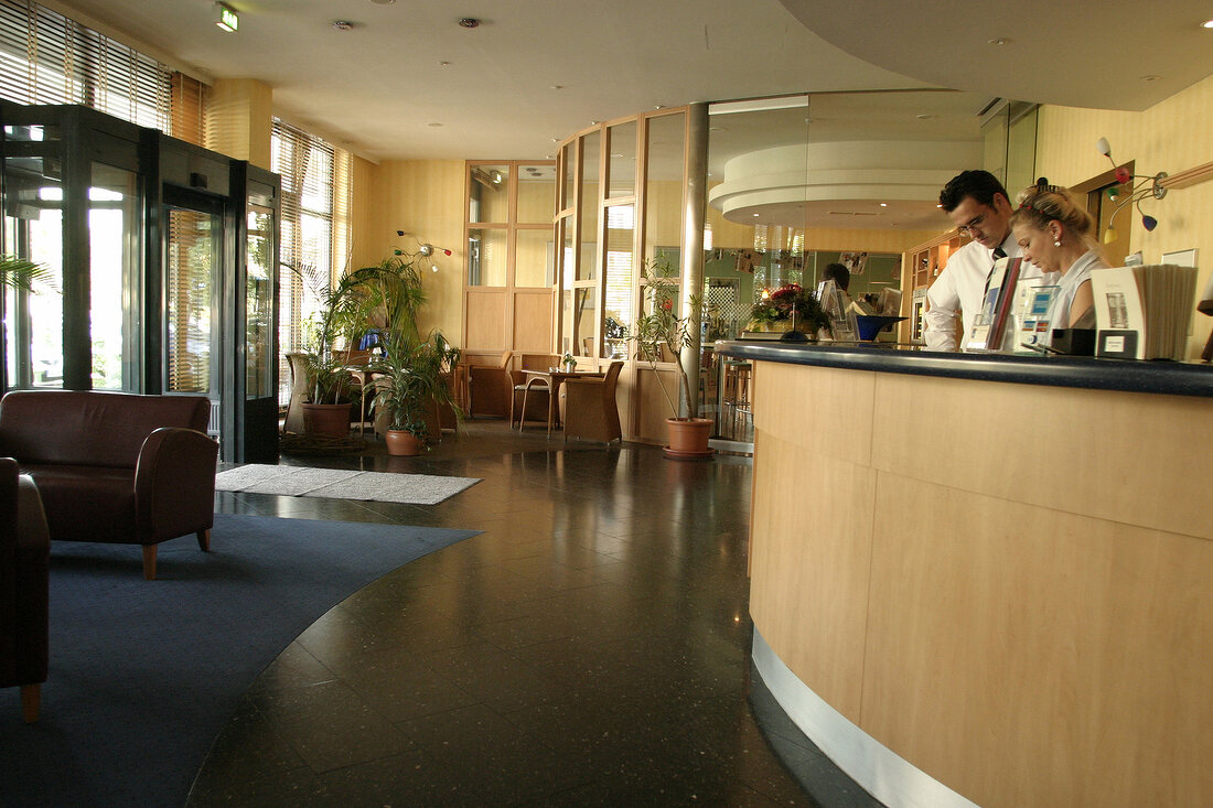 Ascot-Bristol Hotel in Potsdam innen Rezeption