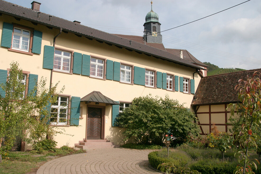 Graf Wolff Metternich Weingut mit Weinverkauf Vinothek und Gästezimmer Gaestezimmer in Durbach