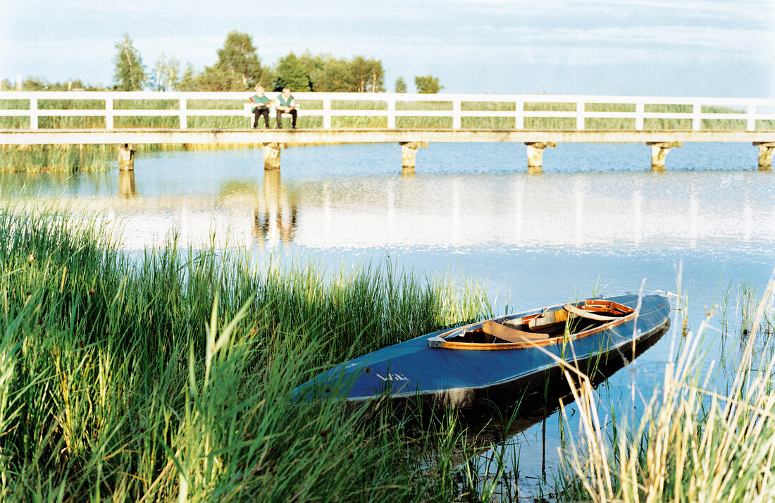 Hafen von Wieck, Halbinsel Darß an der Ostseeküste, Boot, Steg