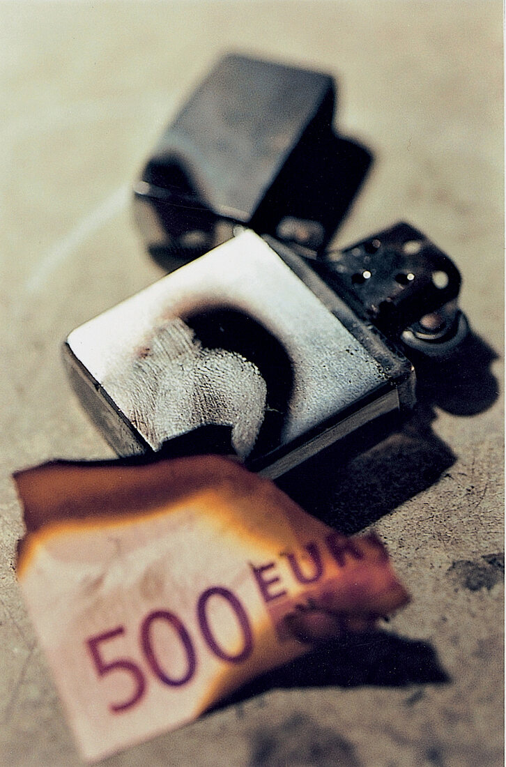 Verbranntes Geld, Feuerzeug, Euro, Geldschein, Symbol