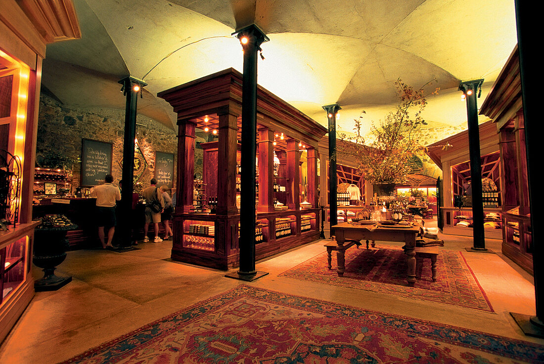 Probierstube, Tasting Room, bei Niebaum-Coppola, Napa Valley, USA