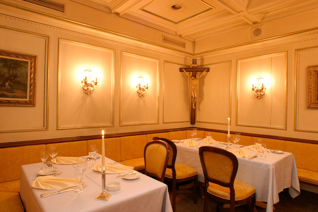 Kaiserin Sissi Restaurant Gaststätte Gaststaette im im Hotel Wilder Mann in Passau