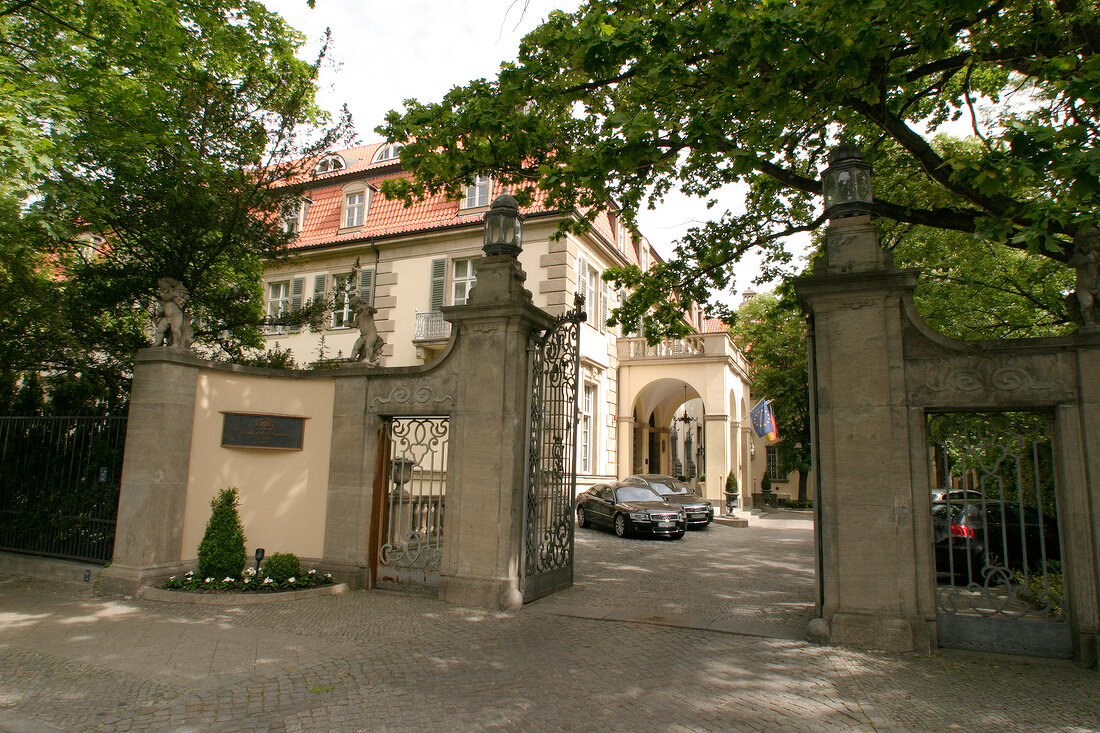 Schlosshotel im Grunewald Hotel mit Restaurant in Berlin Deutschland Übernachtung