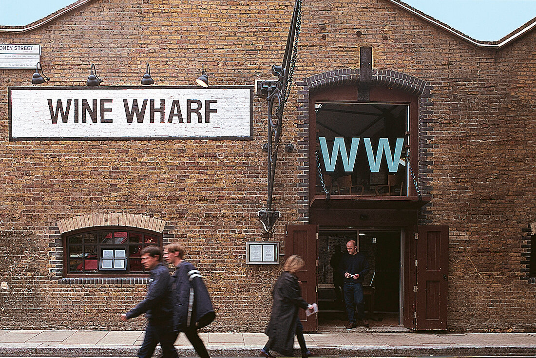 Weinbar Wine Wharf in London, außen, im Vinopolis, Weinmuseum