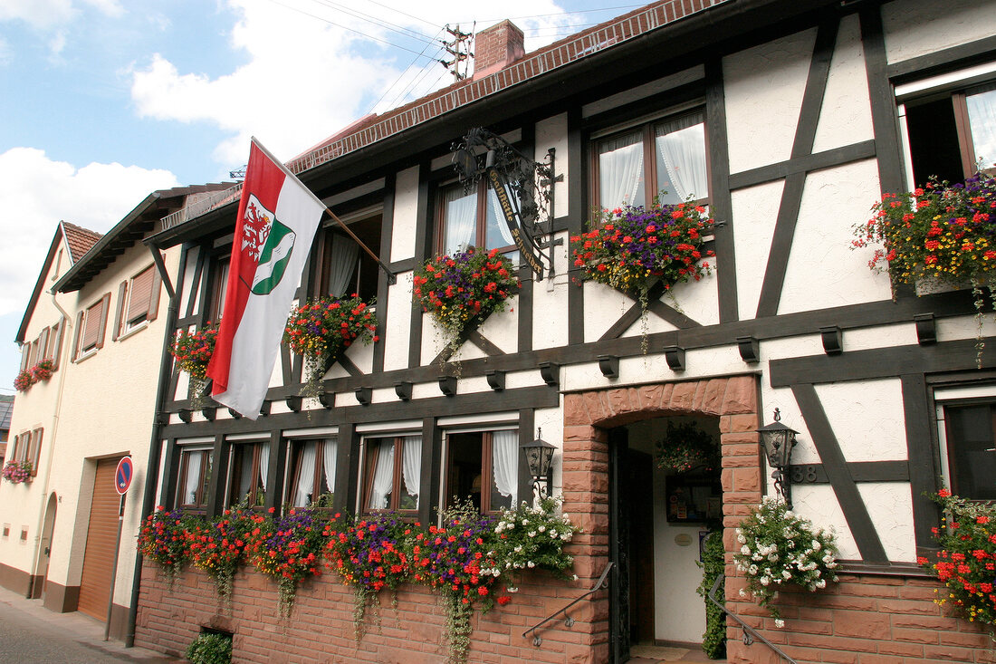 Schneider Restaurant Gaststätte Gaststaette in Dernbach