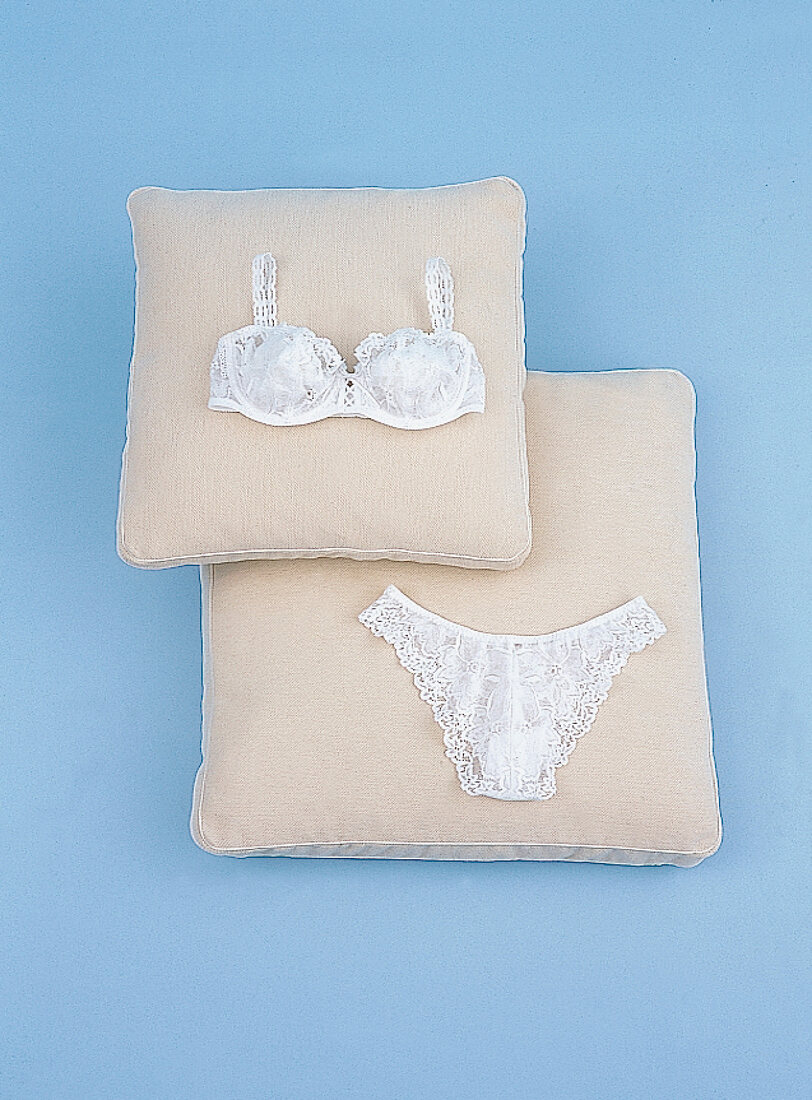 Unterwäsche für Braut, BH + Slip Bügel-BH, String Tanga, aus Spitze