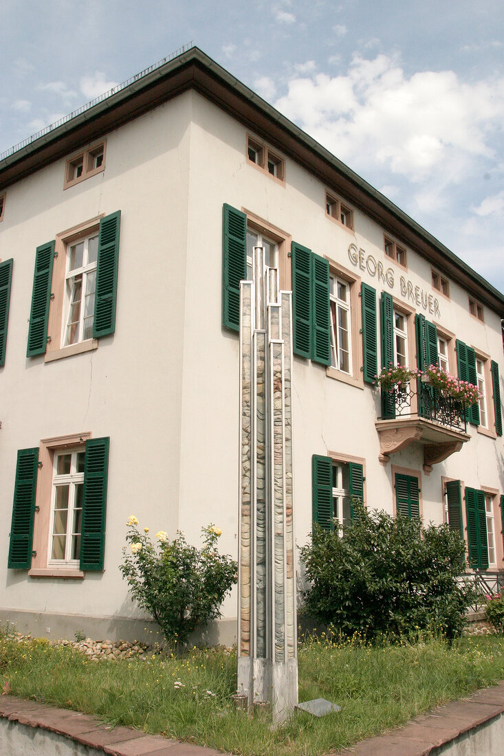 Georg Breuer Weingut mit Weinverkauf Vinothek Hotel in Rüdesheim am Rhein Ruedesheim am Rhein