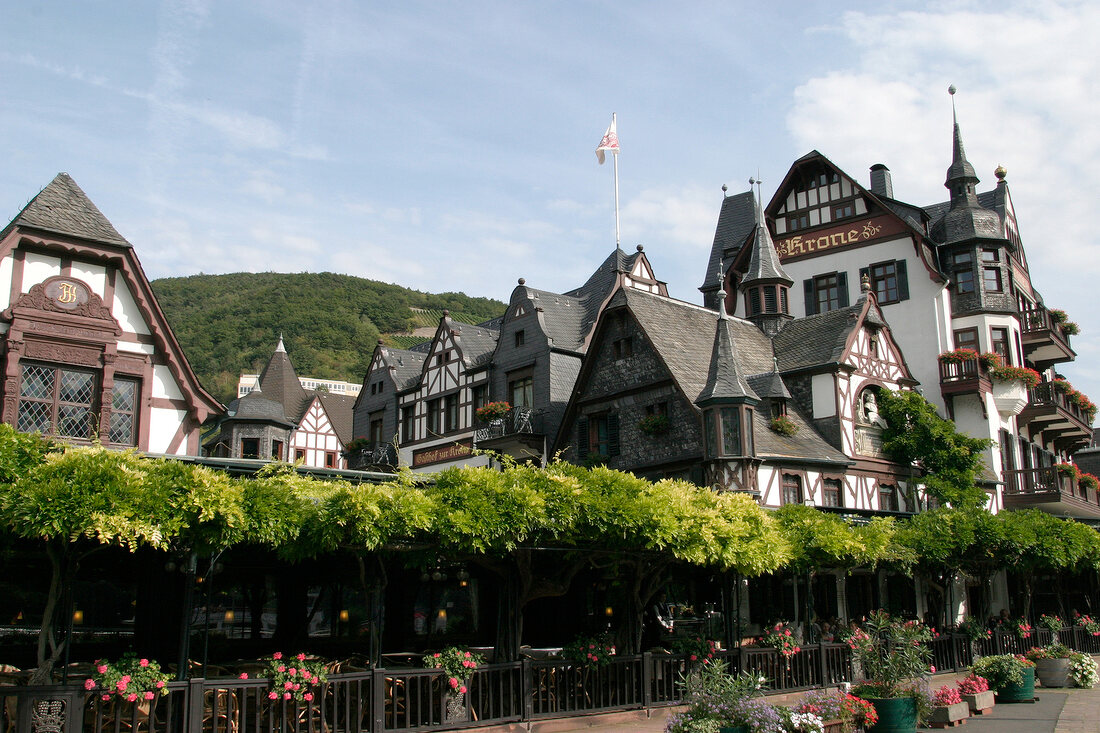 Krone Weingut mit Weinverkauf Restaurant Hotel in Rüdesheim am Rhein Ruedesheim am Rhein